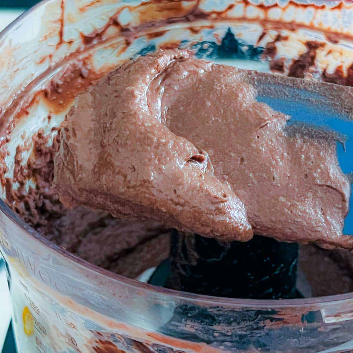 Blended pudding on a spatula.
