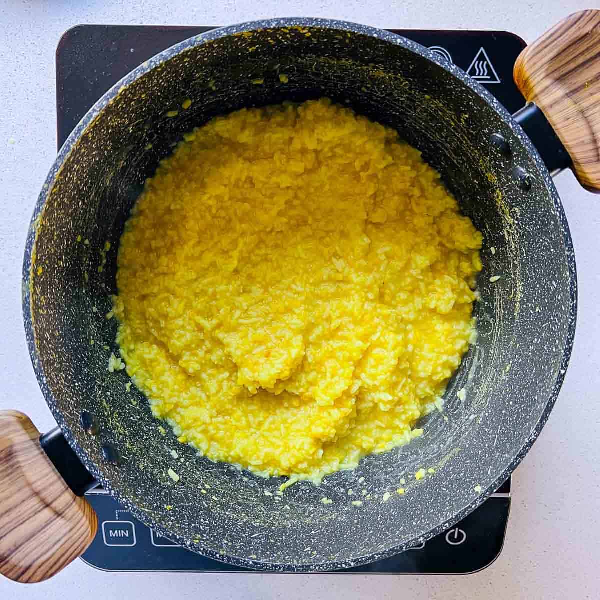 Cooked khichdi in the pan.