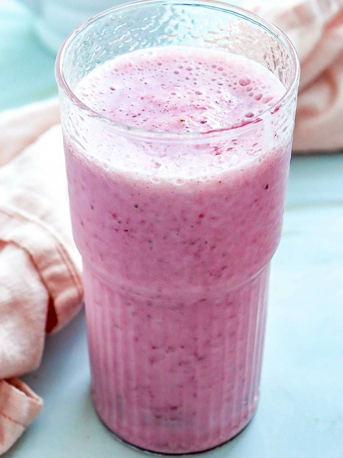 Fracuccoino poured into a serving glass.