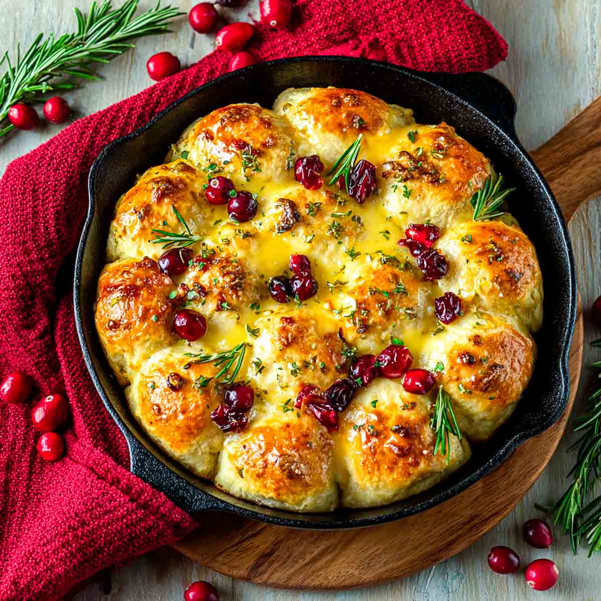 Cranberry and gouda bread made in a skillet.